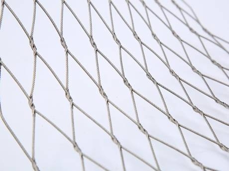 There is an interwoven wire rope mesh.