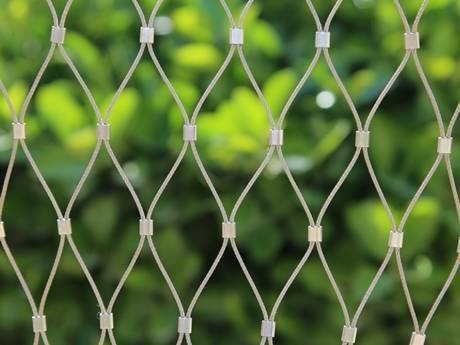 There is a ferrules type wire rope mesh.